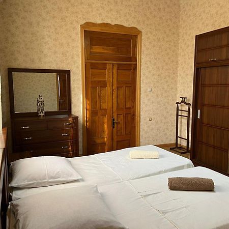 Guest House Levan II Dadiani Zugdidi Extérieur photo