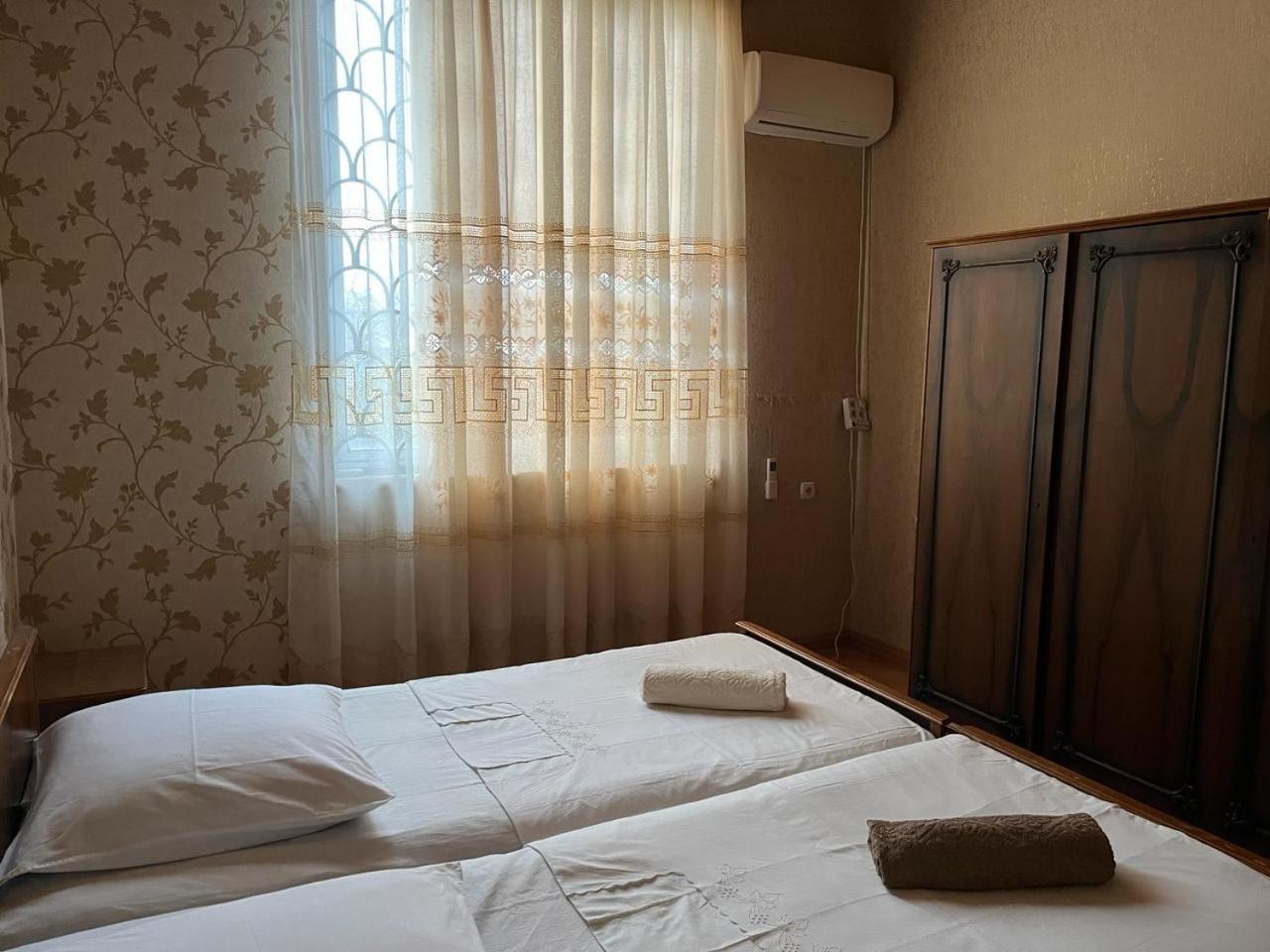 Guest House Levan II Dadiani Zugdidi Extérieur photo
