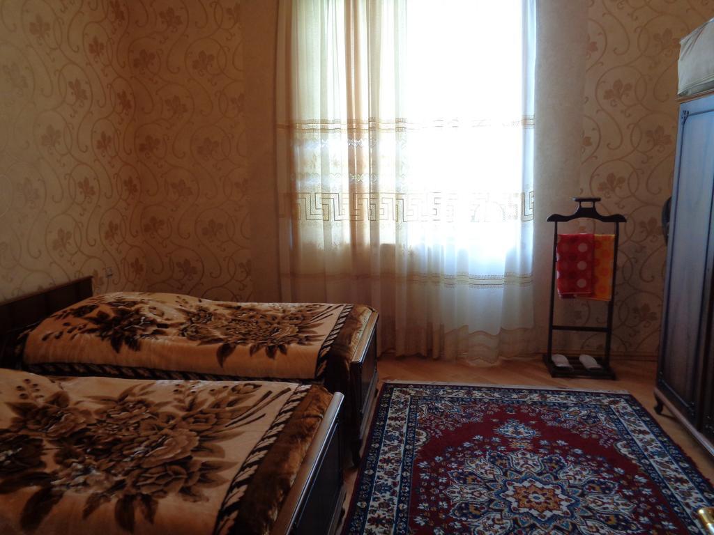 Guest House Levan II Dadiani Zugdidi Extérieur photo