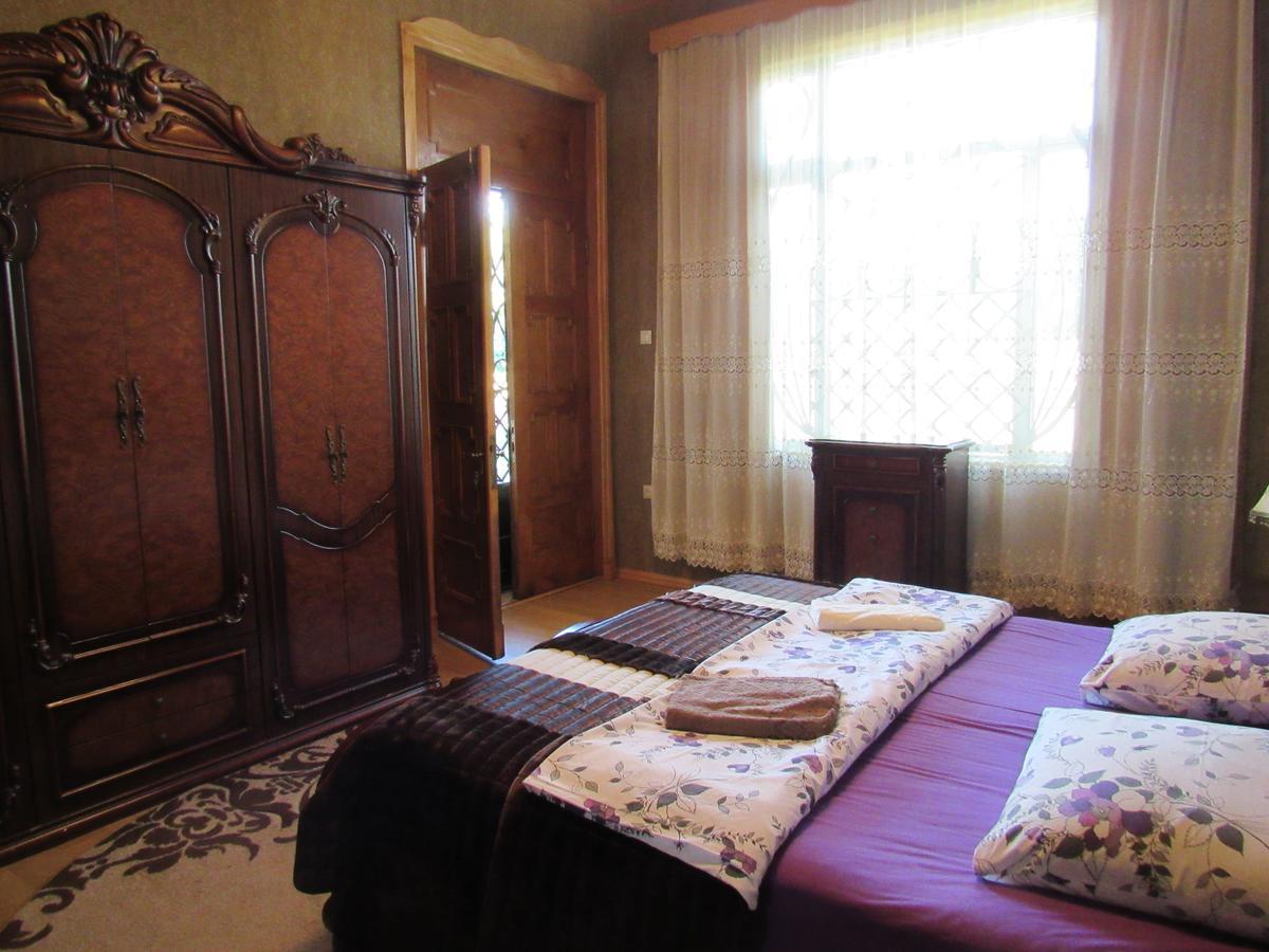 Guest House Levan II Dadiani Zugdidi Extérieur photo